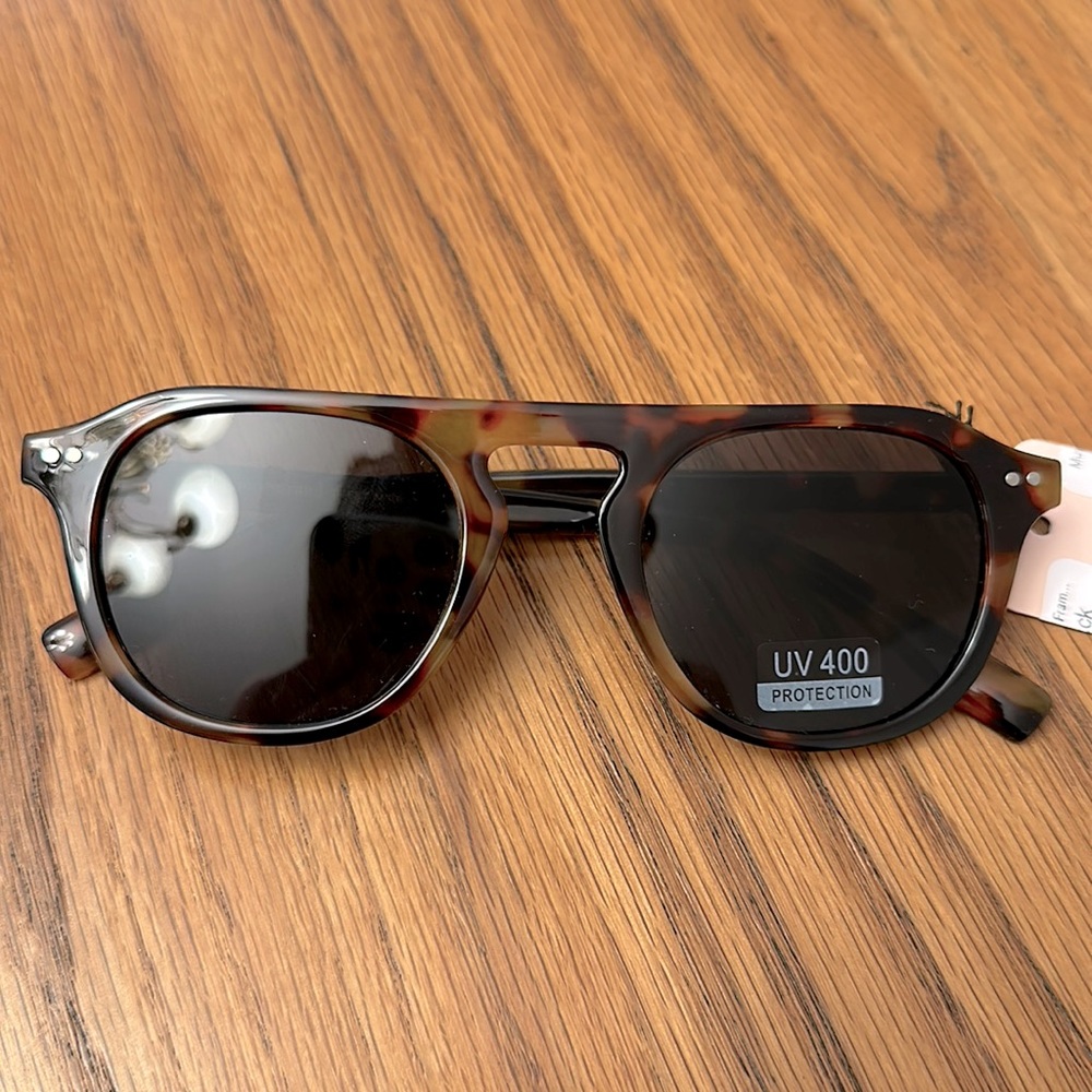 Mûre + grand UV 400 protection sunglasses